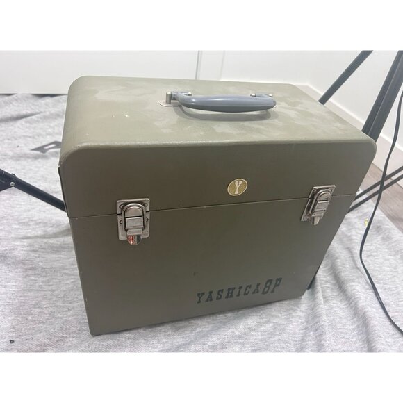 Vintage Yashica 8P film projector In Original Case - Picture 14 of 14
